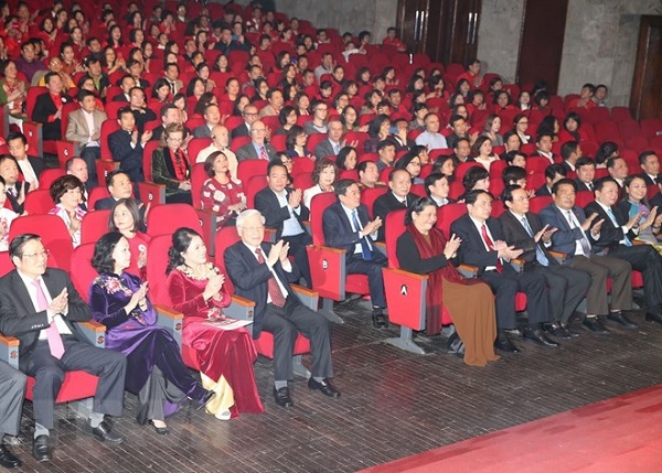 Tổng Bí thư, Chủ tịch Nước Nguyễn Phú Trọng và các đại biểu dự Chương trình 
