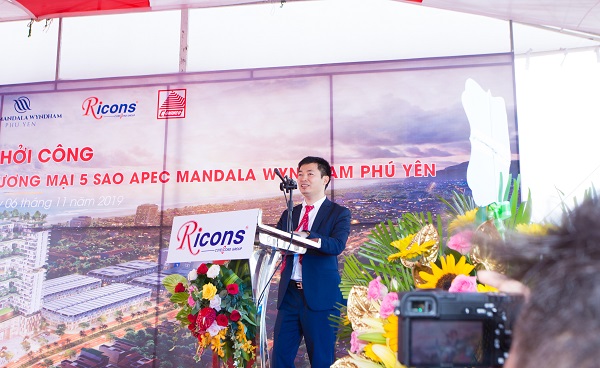 Ông Nguyễn Quang Huy - Phó Tổng giám đốc Tập đoàn Apec phát biểu tại  buổi lễ.