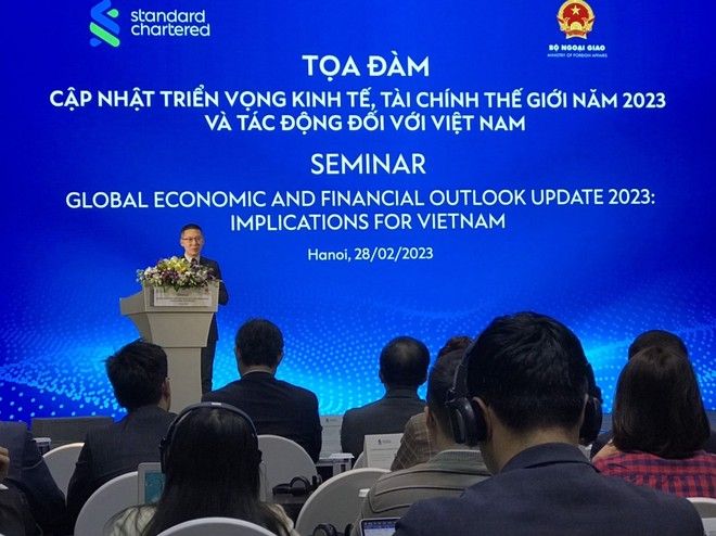 Ngân hàng Standard Chartered: Nửa cuối năm 2023, kinh tế Việt Nam sẽ tươi  sáng hơn | Tin nhanh chứng khoán