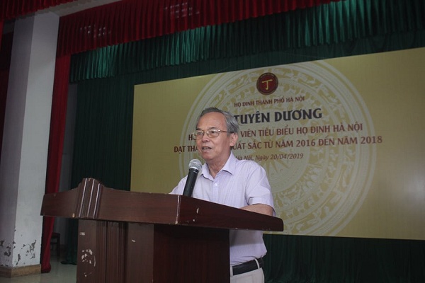   Gs. TS. Đinh Xuân Dũng - Trưởng Ban liên lạc họ Đinh Việt Nam phát biểu