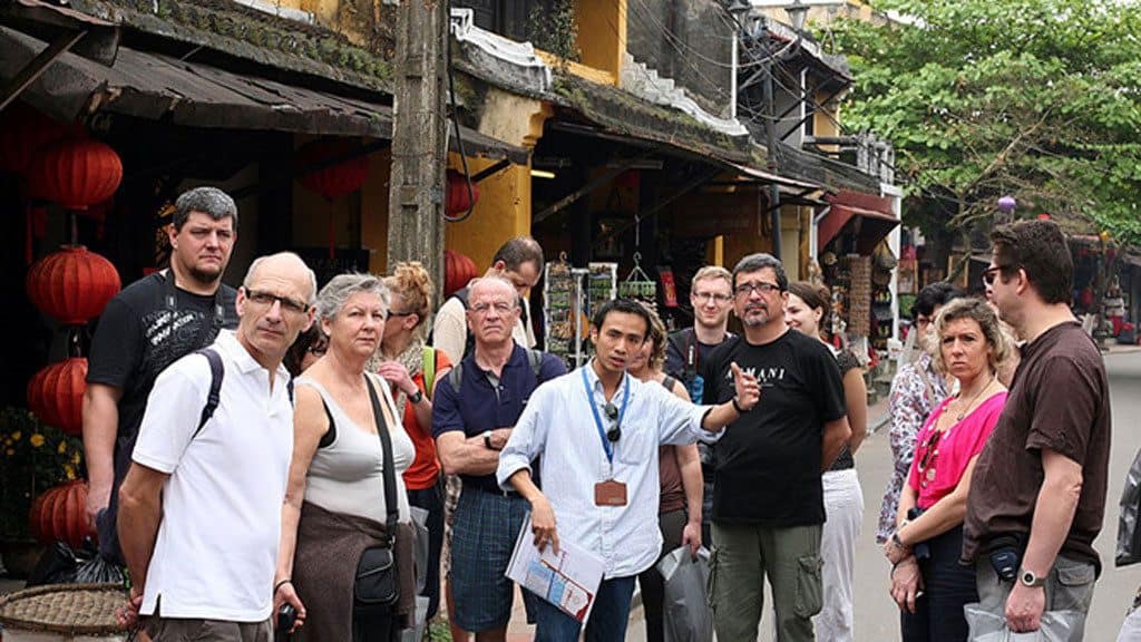 Giải pháp thu hút khách du lịch quốc tế đến Việt Nam
