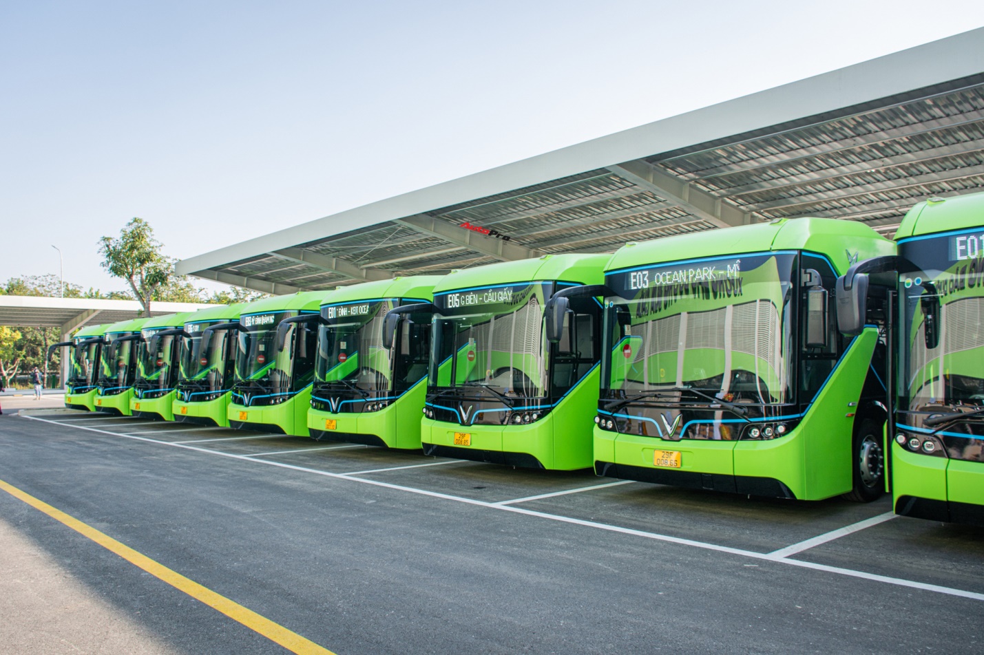 VinBus chính thức hoạt động tại Hà Nội: 16 tiếng/ngày, 15 phút/chuyến, chạy  3 tuyến quanh thủ đô