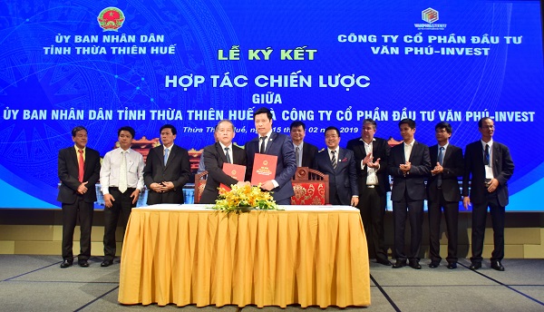 Ký kết hợp tác chiến lược giữa UBND tỉnh với Công ty CP Đầu tư Văn Phú - Invest