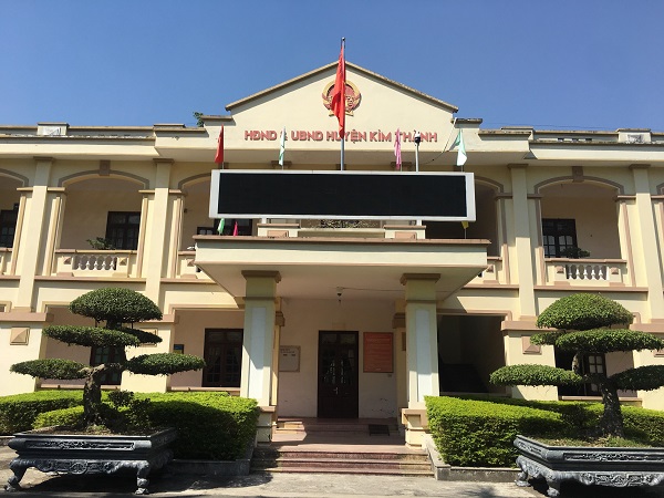   Trụ sở UBND huyện Kim Thành ( Hải Dương) nơi ông Nguyễn Ngọc Dũng - Phó phòng Tư pháp vẫn yên vị sau kết luận thanh tra về hàng loạt sai phạm tại xã Cổ Dũng