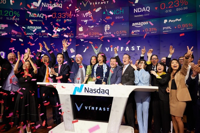 Vinfast chính thức niêm yết trên Nasdaq Global Select Market - Giá trị vốn hoá hơn 23 tỷ USD - Ảnh 3