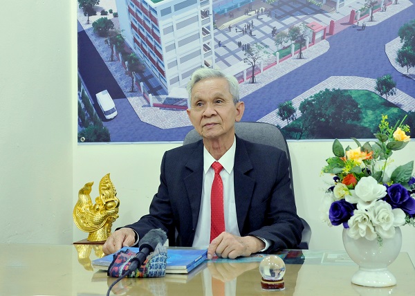 Thầy Đinh Xuân Hương - Chủ tịch HĐQT Trường THPT Đông Kinh.
