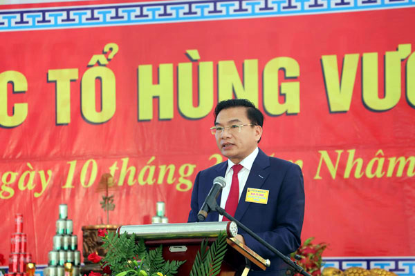 Ông Trần Xuân Lương - Phó Giám đốc Sở Văn hóa, Thể thao và Du lịch Hà Tĩnh khai mạc Đại lễ