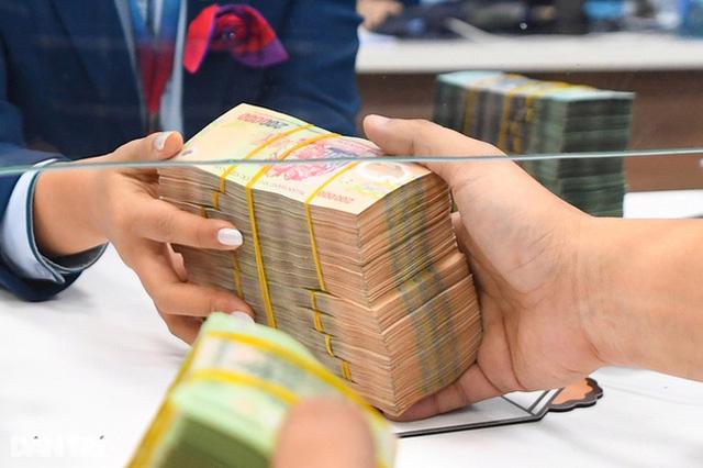 Cuộc đua tăng lãi suất huy động có làm hụt lợi nhuận của các ngân hàng? -  Nhịp sống kinh tế Việt Nam & Thế giới