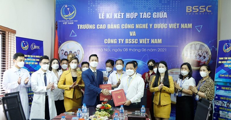 Trường Cao đẳng Công nghệ Y -  Dược Việt Nam kí kết thỏa thuận hợp tác cùng Công ty BSSC Việt Nam