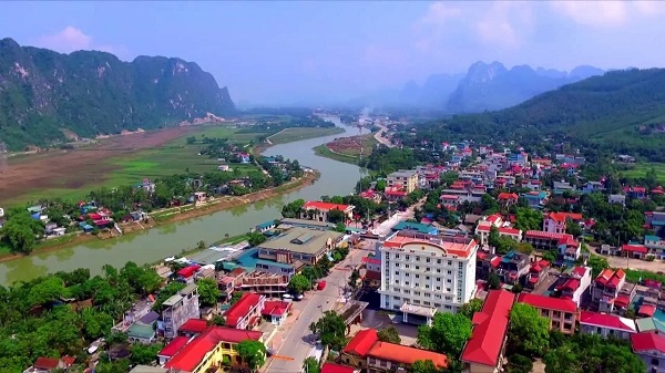   Một góc thị trấn Chi Nê, huyện Lạc Thủy, tỉnh Hòa Bình