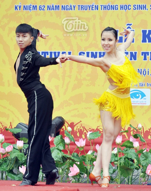 Dance sport “đốt cháy” Festival sinh viên Thủ đô