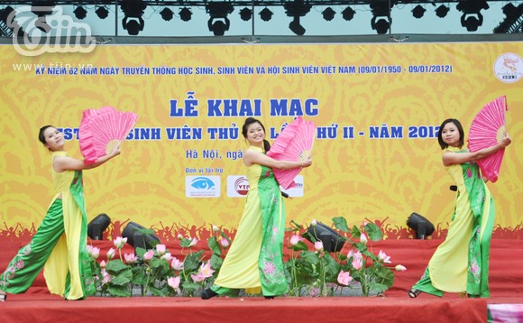 Dance sport “đốt cháy” Festival sinh viên Thủ đô