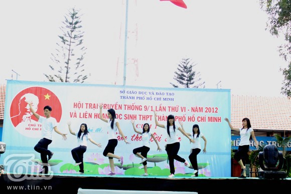 Teen Sài thành điệu nghệ nhảy dân vũ