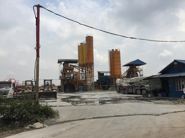 Trạm trộn bê tông Việt Đức của Công ty Cổ phần Đầu tư Sông Đà - Việt Đức hoạt động sai phép gây ô nhiễm môi trường