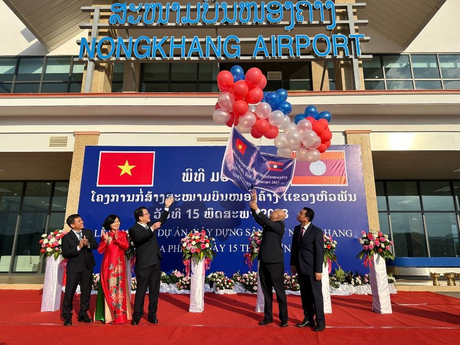 Chính thức khánh thành, bàn giao Sân bay Nọng Khảng, tô thắm tình hữu nghị  Việt - Lào | Tin nhanh chứng khoán