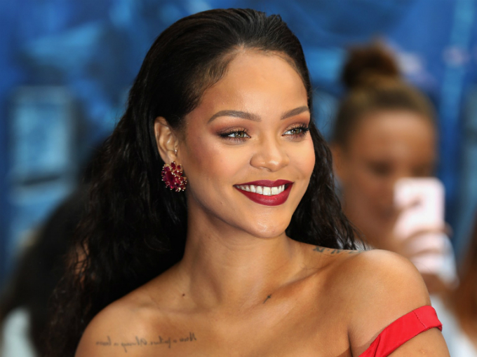 Fan của Rihanna giờ cũng có thể nắm quyền sở hữu bài hát của cô. Ảnh: W Magazine.