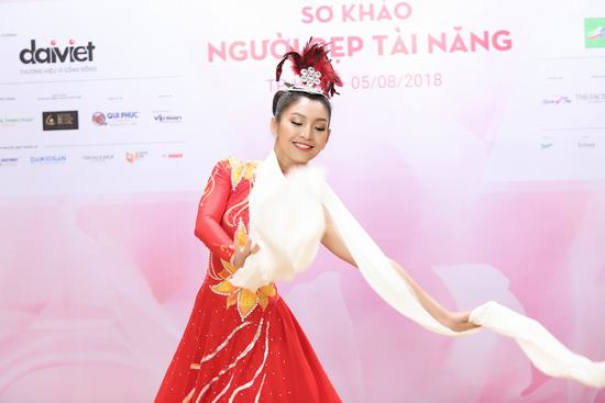 Hoa hậu Việt Nam 2018 xuất hiện nhiều tài năng bất ngờ Hoa hậu Việt Nam 2018 xuất hiện nhiều tài năng bất ngờ