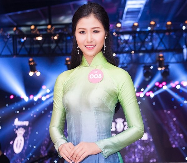 Thí sinh cao nhất Hoa hậu Việt Nam 2018: 'Cao 1,78m là bất lợi của tôi' Thí sinh cao nhất Hoa hậu Việt Nam 2018: 'Cao 1,78m là bất lợi của tôi'