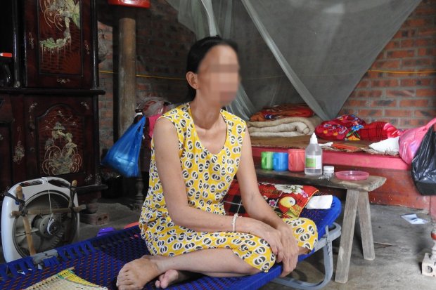 Chị T. sốc nặng và sụt cân sau khi biết mình bị nhiễm HIV.