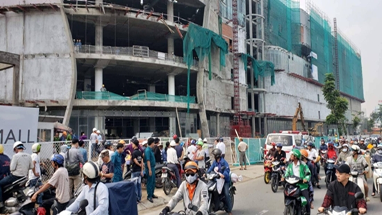 Đứt cáp treo công trình trung tâm thương mại, 3 công nhân bị thương nặng Đứt cáp treo công trình trung tâm thương mại, 3 công nhân bị thương nặng