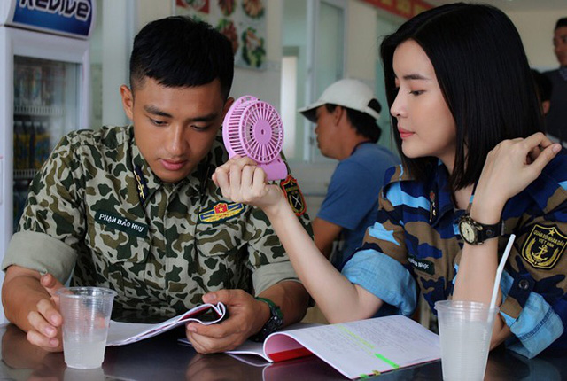 Thực hư 'phim giả tình thật' giữa Cao Thái Hà với hai soái ca Hậu duệ mặt trời thuc hu phim gia tinh that giua cao thai ha voi hai soai ca hau due mat troi