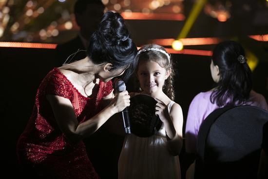 Hồng Nhung: “Tôi mơ hát lên niềm hạnh phúc của mình” Hồng Nhung: “Tôi mơ hát lên niềm hạnh phúc của mình”