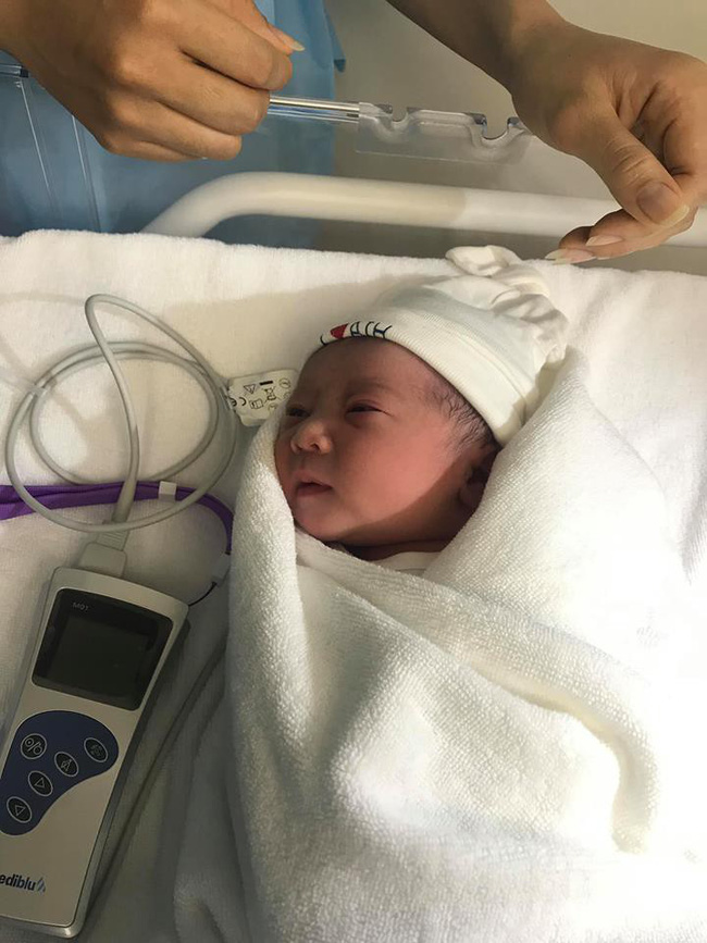 Vượt mặt chị, em gái Nhã Phương đã hạ sinh con đầu lòng sau 5 tháng kết hôn-5