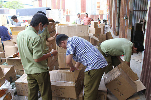 Phát hiện hơn 15 nghìn sản phẩm nước hoa “made in quận 6” Phat hien hon 15 nghin san pham nuoc hoa “made in quan 6”