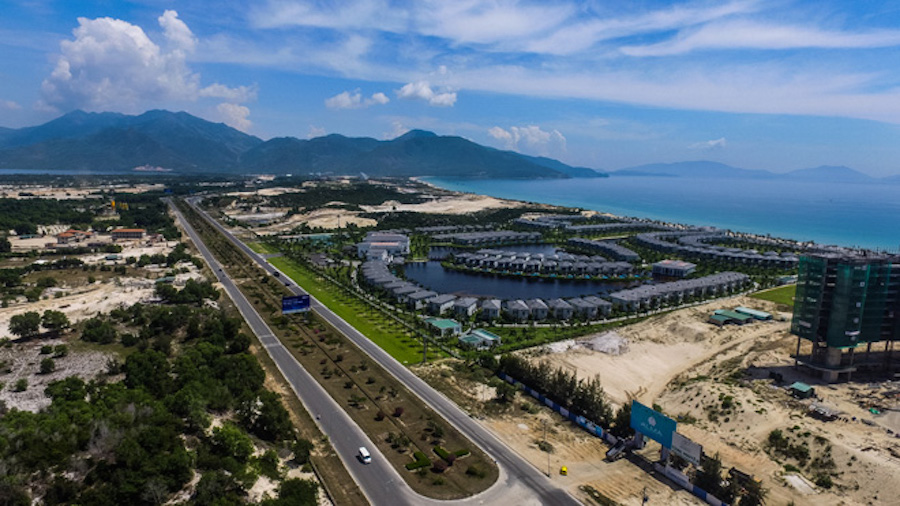 42 dự án nghỉ dưỡng bám dọc theo mặt tiền đại lộ Nguyễn Tất Thành và biển Bãi Dài- Cam Ranh.