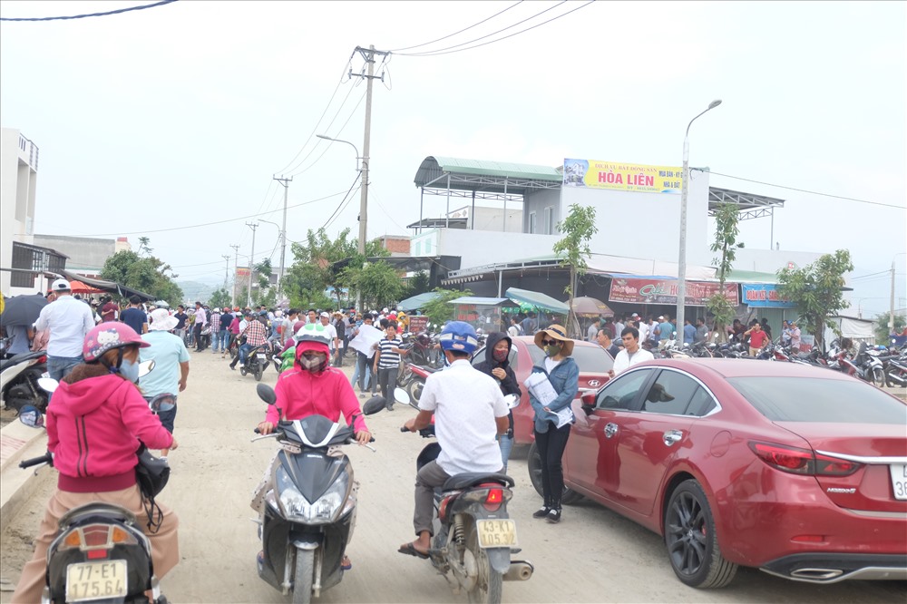 Khi khi co dat oanh tac dia phuong