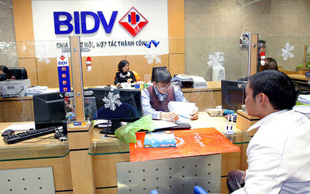 BIDV được Standard & Poors nâng xếp hạng nhà phát hành dài hạn, đánh giá triển vọng ổn định - Ảnh 1.