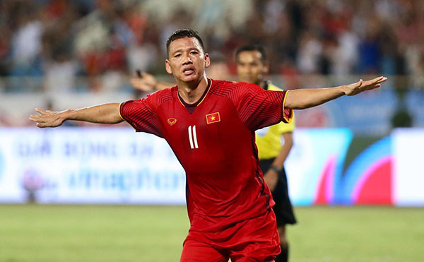 Thầy Park đau đầu tuyển Việt Nam: Cờ bí... dí Anh Đức!