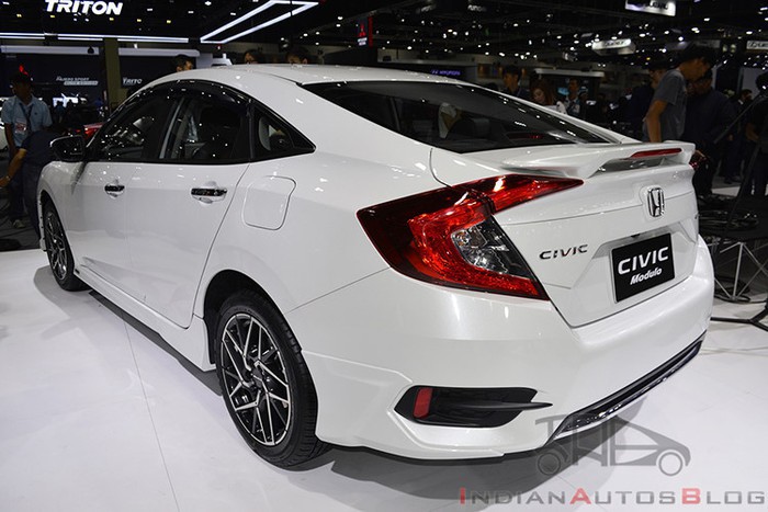 Giá xe lăn bánh Honda Civic 2019 tháng 5/2019 thêm phiên bản RS mới - Ảnh 2.