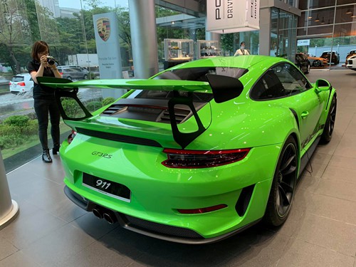 Porsche 911 GT3 RS chính hãng có giá 16 tỉ đồng tại Việt Nam - Ảnh 1.