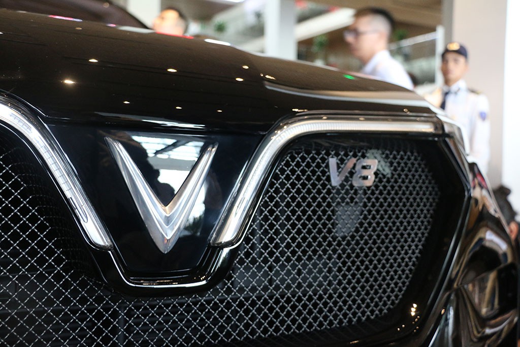 Cận cảnh chiếc LUX V8 tại nhà máy VinFast: Mẫu xe kì vọng phá kỉ lục trong dòng SUV - Ảnh 2.