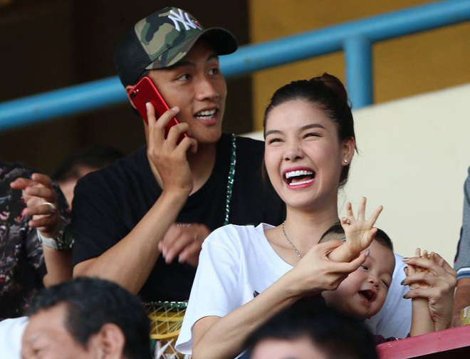 Kỳ Hân thay đổi thế nào sau 3 năm kết hôn với chàng cầu thủ 'sát gái'
