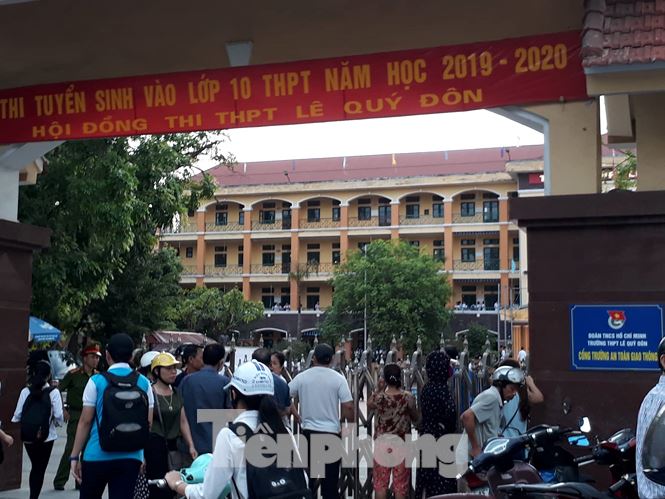 Sáng nay, gần 18.000 học sinh Thái Bình dự thi vào lớp 10 công lập - ảnh 3