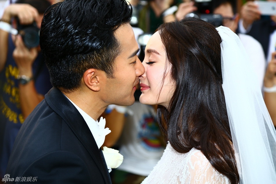 Các cặp đôi giải trí Châu Á bất ngờ ly hôn, dính tin đồn rạn nứt