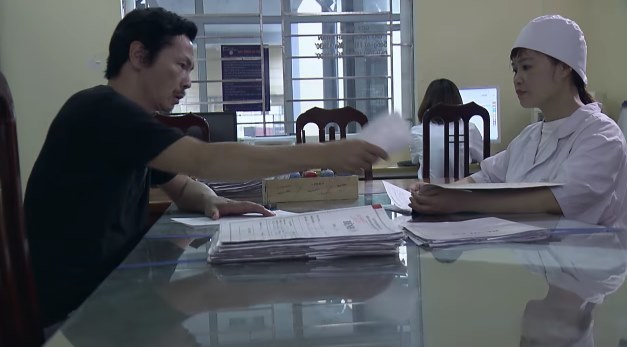 'Về nhà đi con' tập 62, Thư nguy kịch, Vũ vẫn tung tăng đi nước ngoài với Nhã