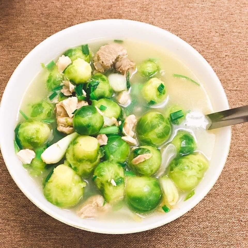 Bắp cải kỳ lạ, luộc nguyên cây mỗi bữa ăn hết 20 bắp
