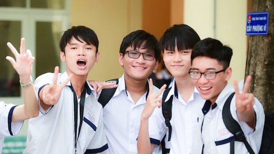 Hà Nội: 97,6% thí sinh đỗ tốt nghiệp, gần 10.000 bài thi đạt 9 điểm trở lên Hà Nội: 97,6% thí sinh đỗ tốt nghiệp, gần 10.000 bài thi đạt 9 điểm trở lên