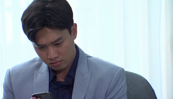'Về nhà đi con' tập 69, Vũ bị ông Sơn bắt quả tang đang ôm ấp Nhã