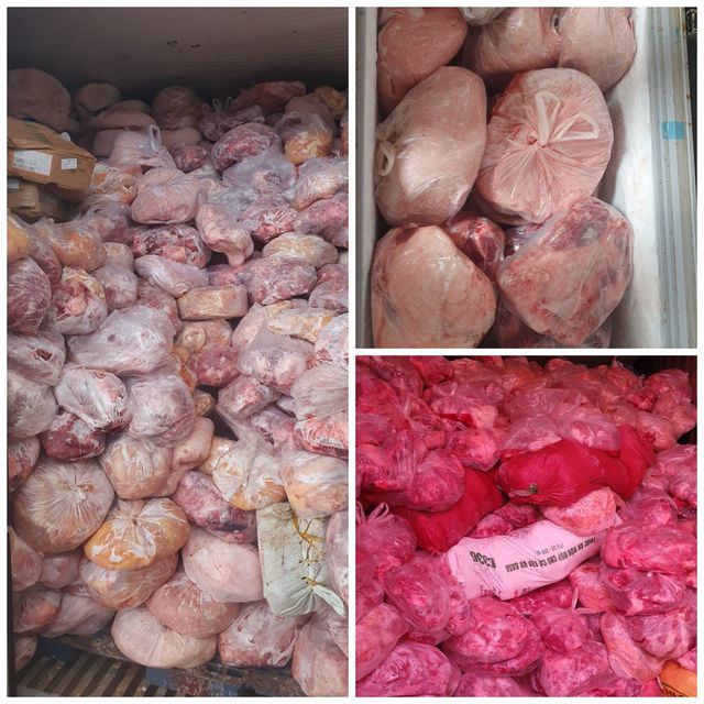 Thu giữ 40 tấn thịt đông lạnh hôi thối suýt bị làm giò chả Thu giữ 40 tấn thịt đông lạnh hôi thối suýt bị làm giò chả