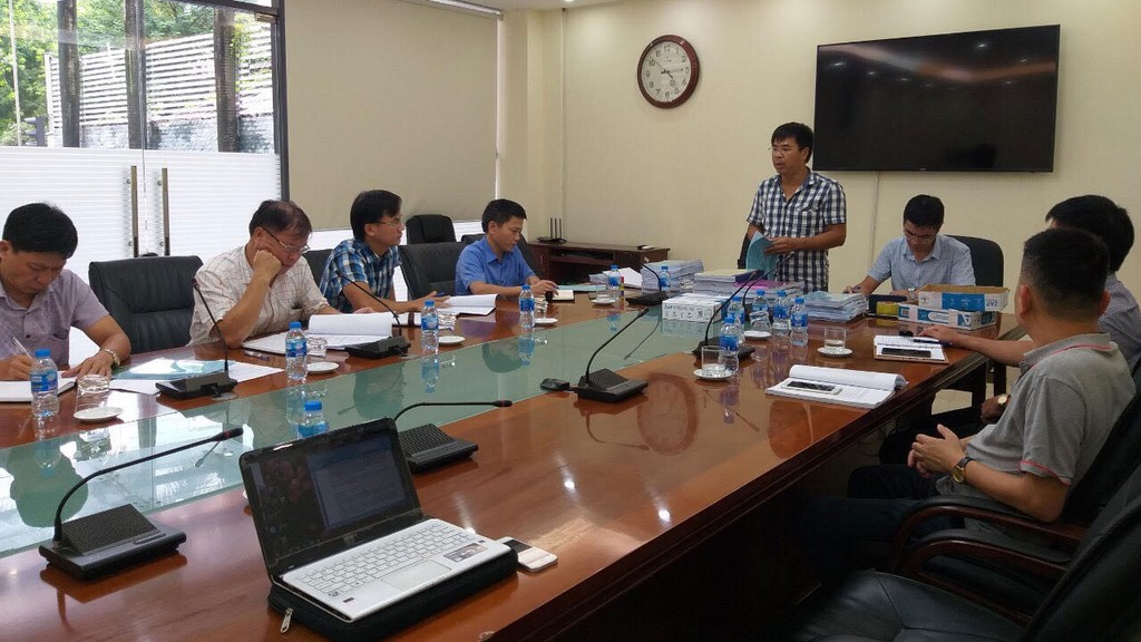 Mở thầu tại Công ty CP Vận tải đường sắt Hà Nội: Chỉ có 1 nhà thầu tham dự Dù chỉ có 1 nhà nhà thầu nộp HSDT nhưng do tính đặc thù của Gói thầu, Công ty CP Vận tải đường sắt Hà Nội vẫn quyết định cho mở thầu. Ảnh: Trần Nam