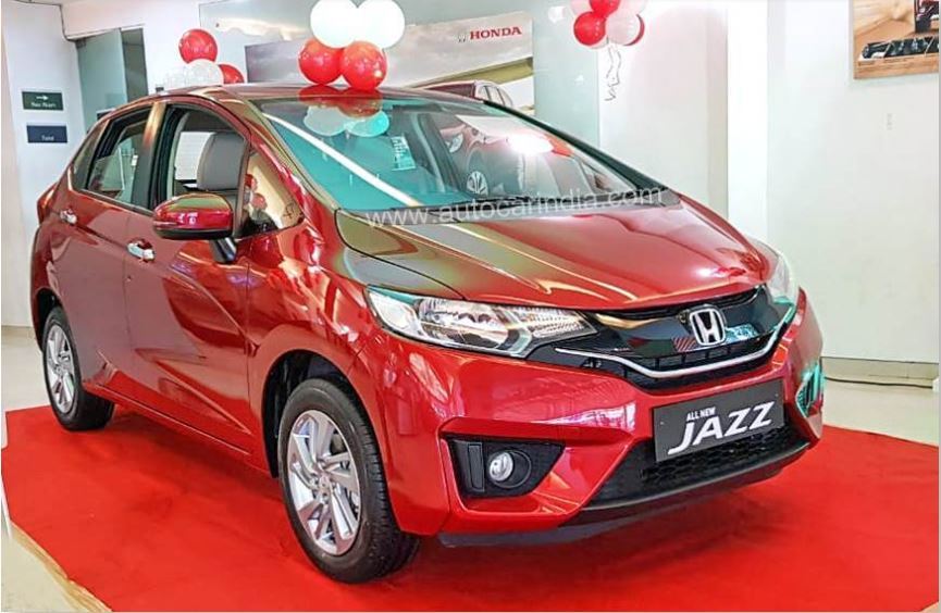 TOP 10 xe ế ẩm nhất Việt Nam: Nhiều mẫu mới tụt dốc