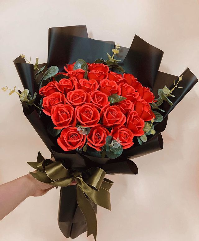 Bán hoa tự gấp lãi 30 triệu đồng mùa kinh doanh 20/10 Bán hoa tự gấp lãi 30 triệu đồng mùa kinh doanh 20/10