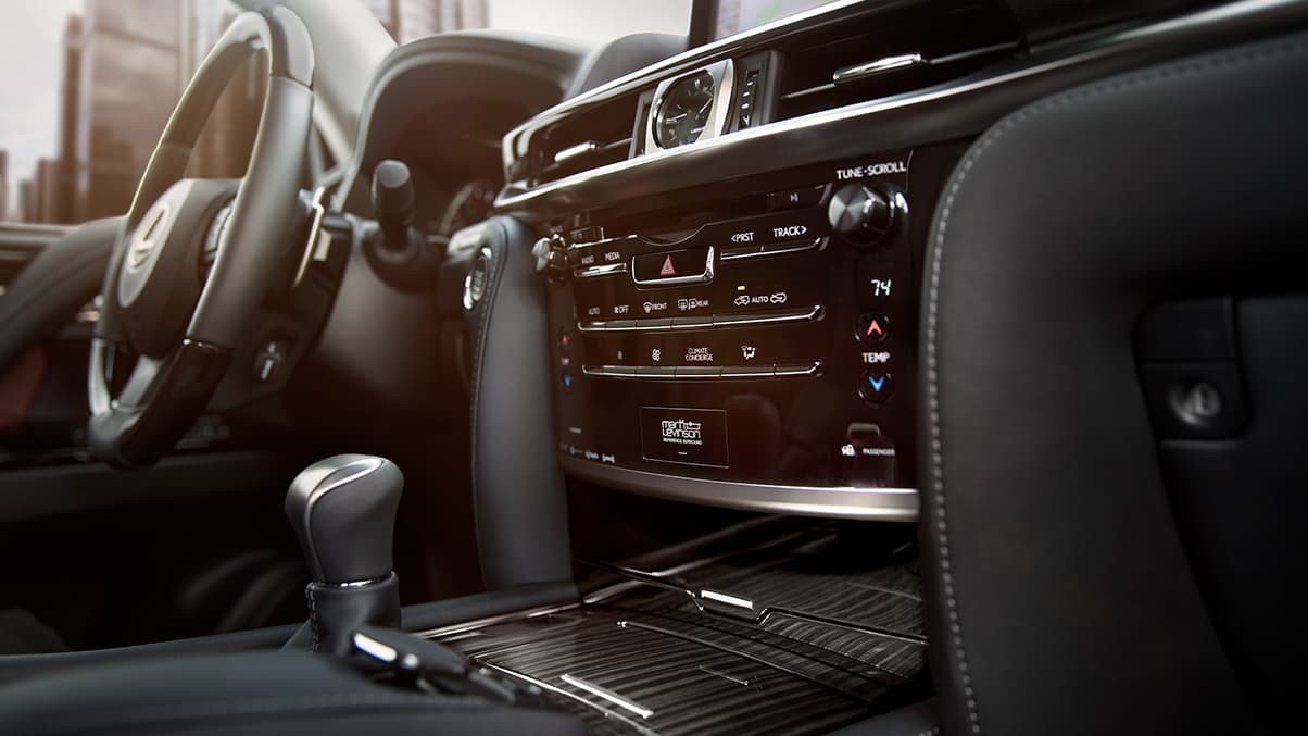 Lexus-LX-570-black-panel-console-illuminated-gallery-overlay-1204x677-LEX-LXG-MY19-0012_M75
