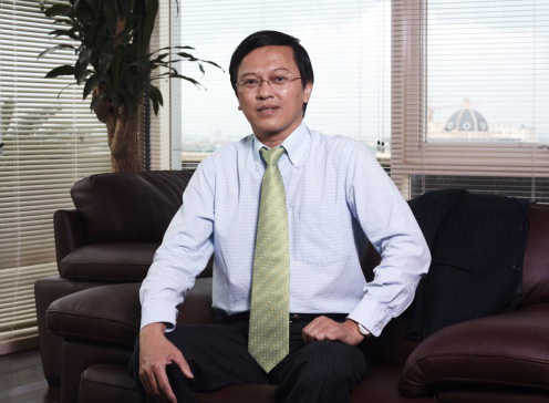 Ông Nguyễn Đức Vinh tiếp tục chi tiền mua thêm gần 1 triệu cổ phiếu ESOP của VPBank - Ảnh 1.