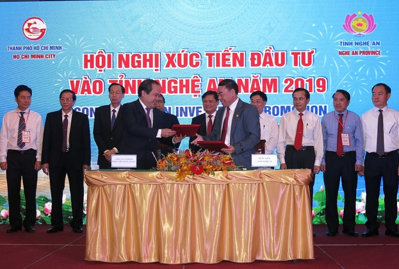Trong một sự kiện Nghệ An xúc tiến đầu tư tại TP Hồ Chí Minh, tỉnh này kêu gọi doanh nghiệp TP. Hồ Chí Minh đầu tư vào 117 Dự án trọng điểm vào Nghệ An. Ảnh minh họa