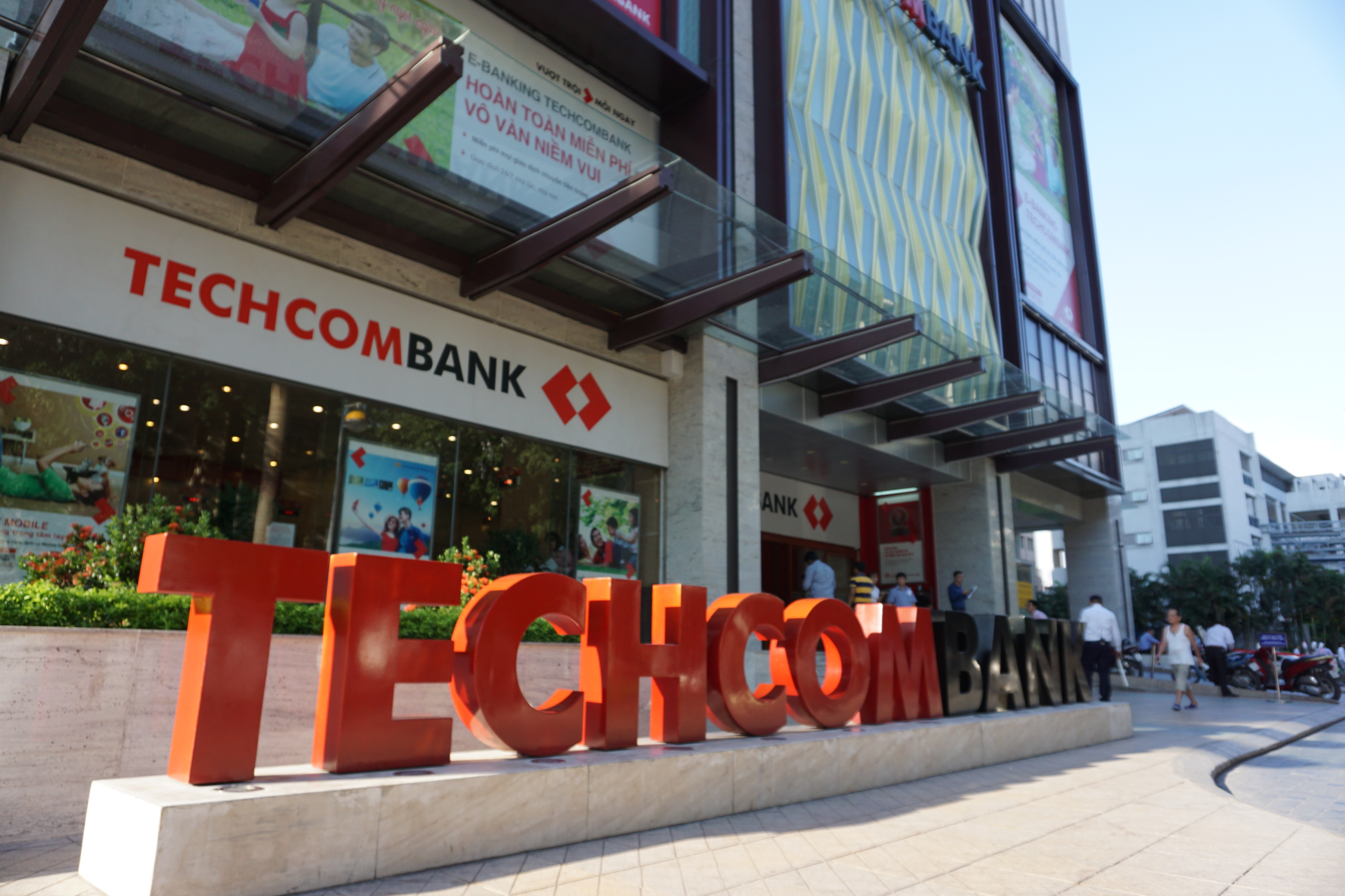 Hơn 72% tiền gửi tại Techcombank là từ khách hàng cá nhân - Ảnh 1.
